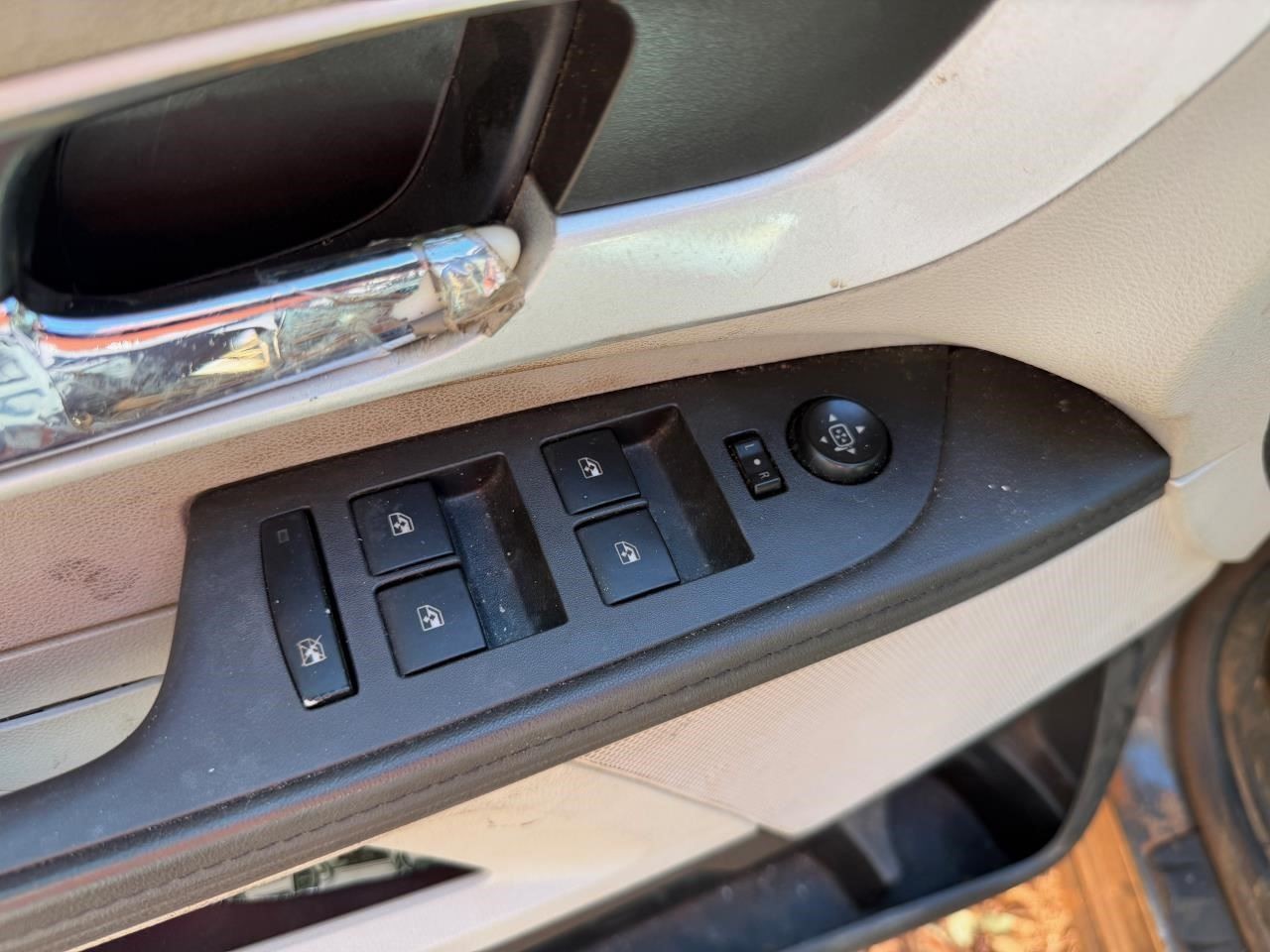 EQUINOX   2011 Fuel Vapor Canister 104942399