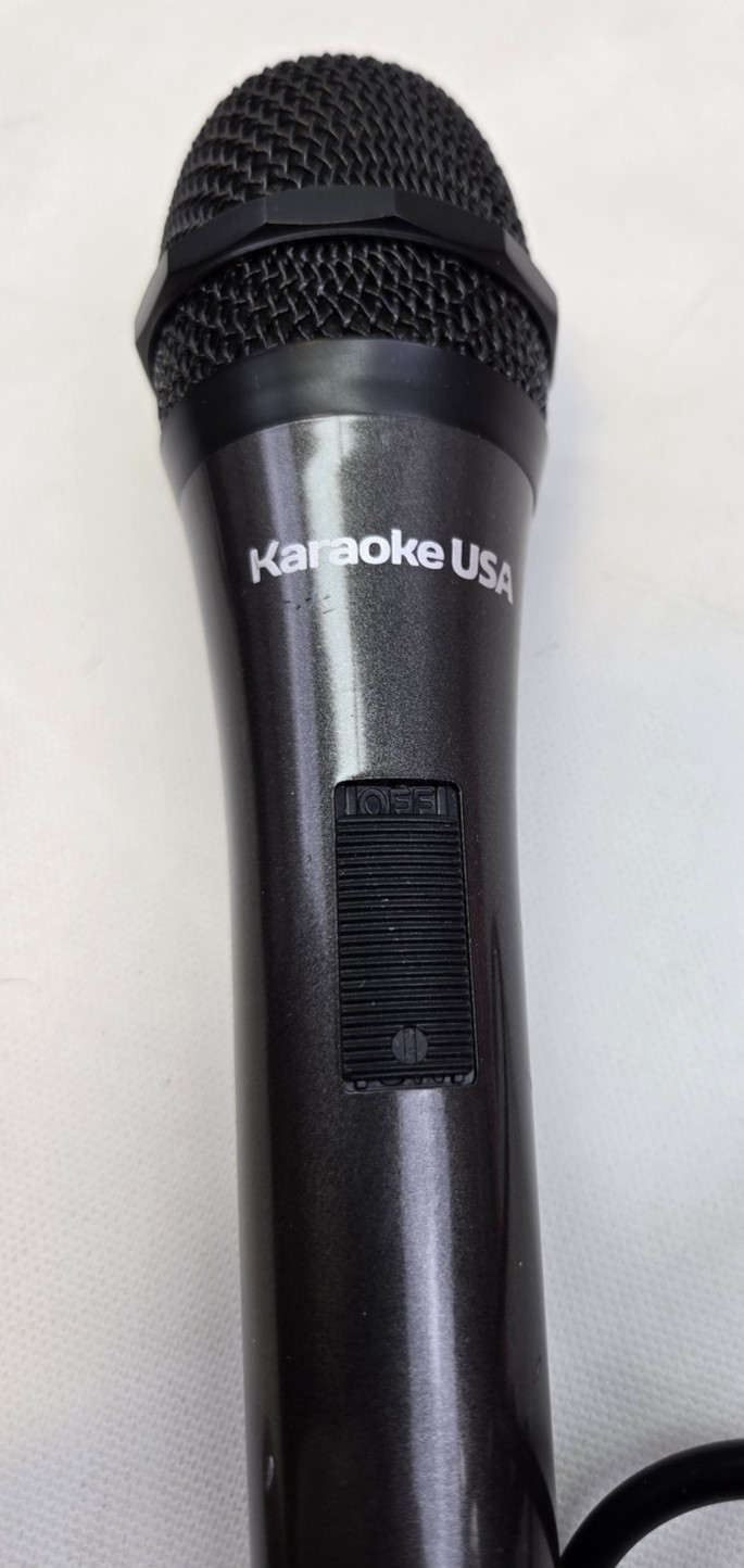 Karaoke USA Wired Microphone Dynamic Vocal Mic 1/4" Jack Plug Black w/ Switch