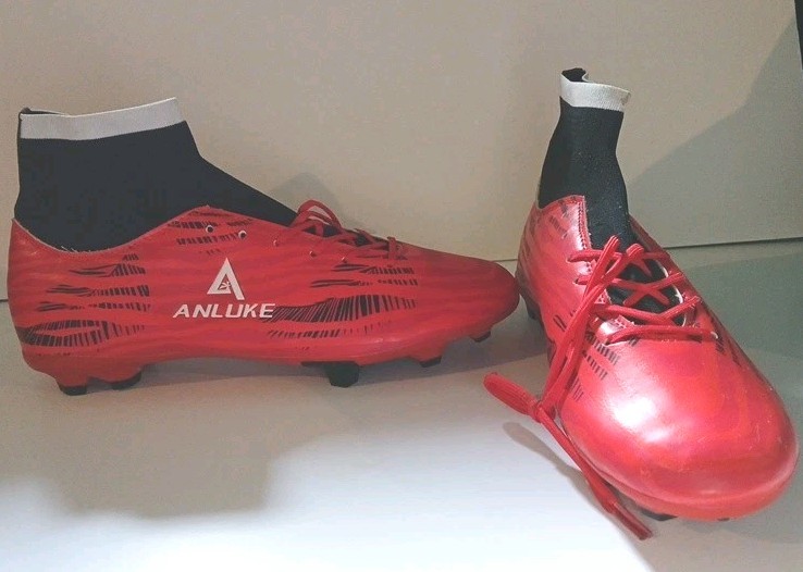 Anluke Men's Sport Spike Soccer Shoes Athletic Red Black Size 9.5 High Top