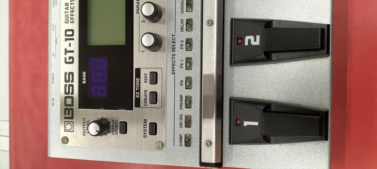 BOSS GT-10 Guitar Effects Processor Multi-Effects Floor Pedal (Unit)From Japan