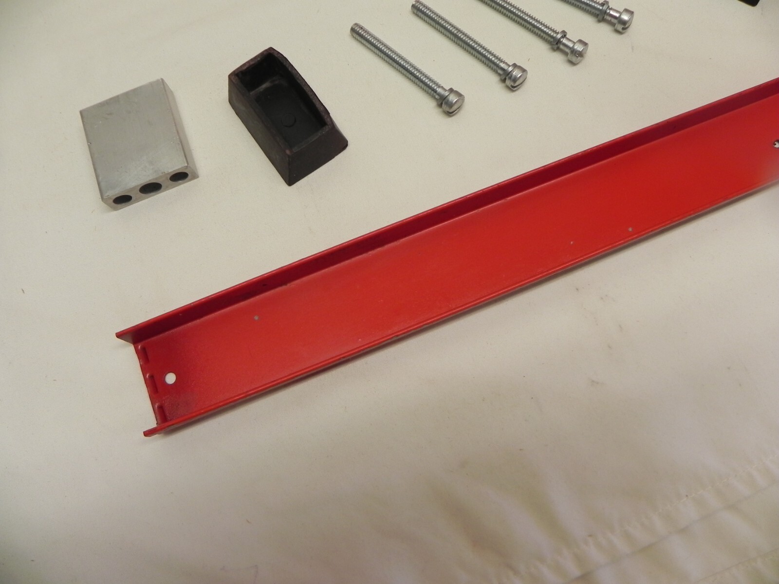 Snap-on Vintage KR-402A Tool Box Handle Roll Cab Handle Red Original End Caps