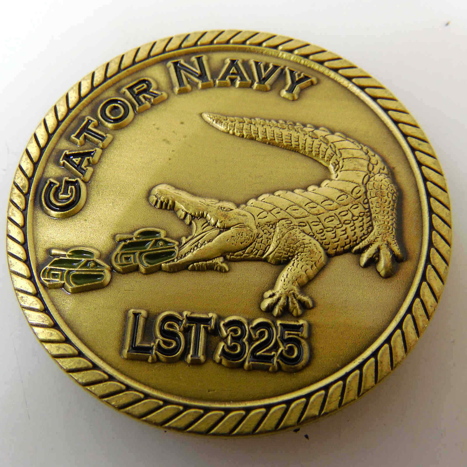 UNITED STATES NAVY GATOR NAVY LST 325 CHALLENGE COIN