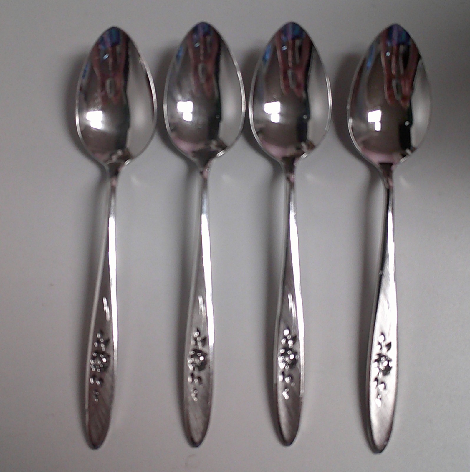 Oneida ROSE SHADOW Teaspoons SETS OF FOUR More Items Here STAINLESS