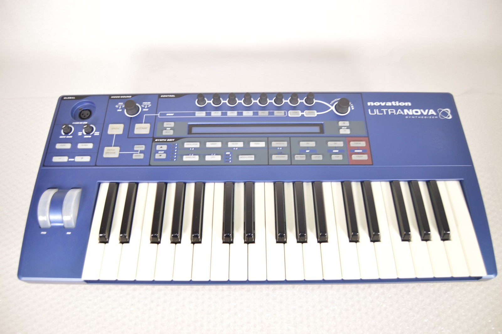 Novation ULTRANOVA Synthesizer Vocoder Blue Keyboard Tested W \ Soft Case Mic
