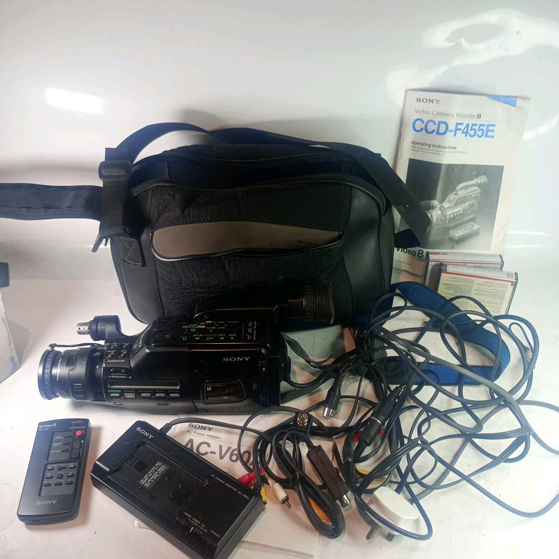 Sony CCD-F455E Video8 Handycam Camcorder with Accessories and Tapes Read Desc
