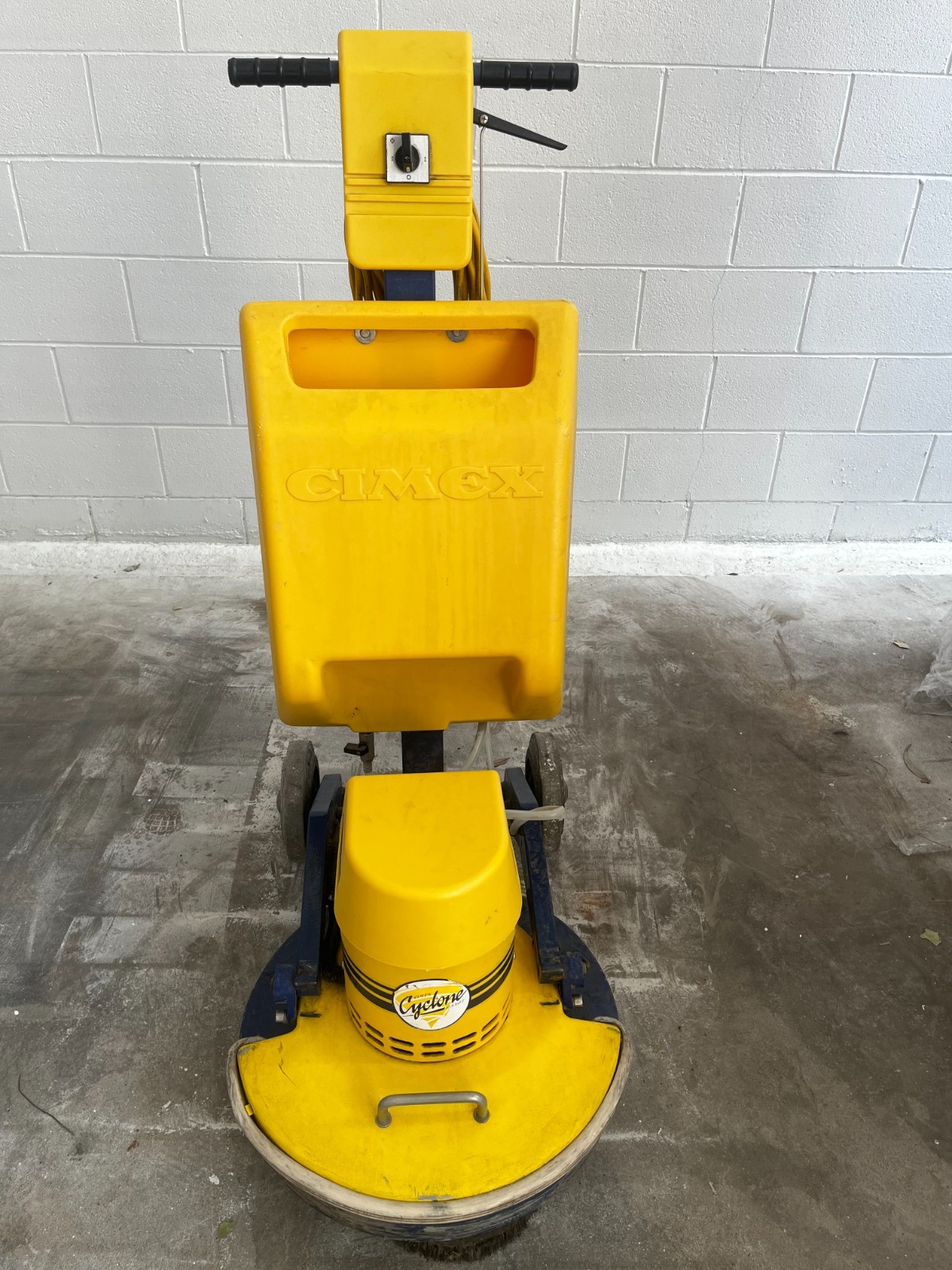 Cimex CR48CM commercial carpet scrubber