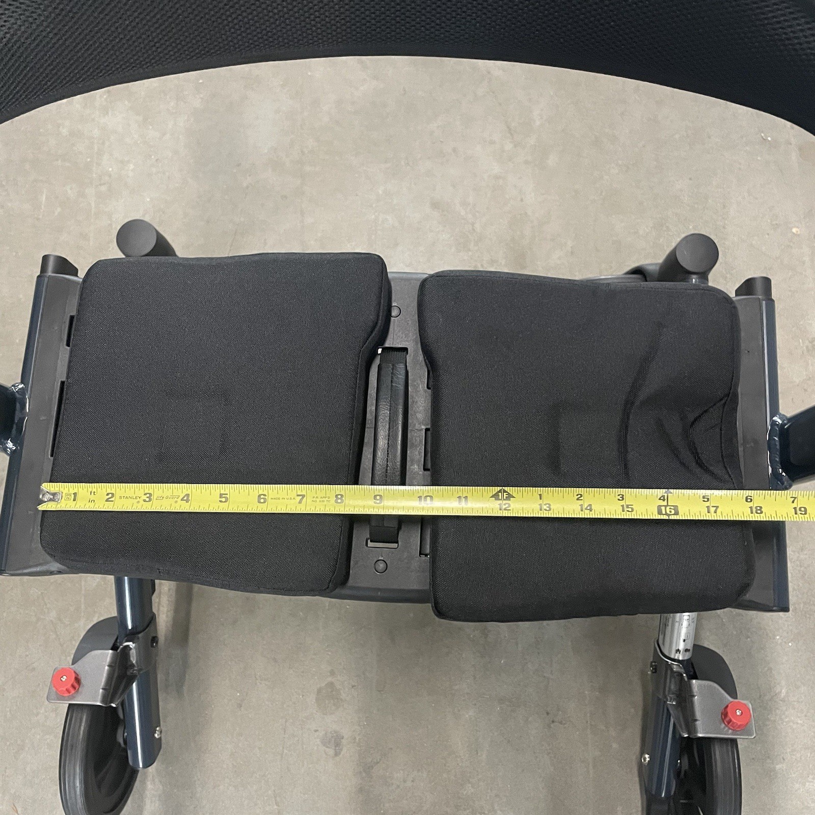 Triumph Escape HD Rollator - Low - Triumph Mobility - 500-30217 - Foldable