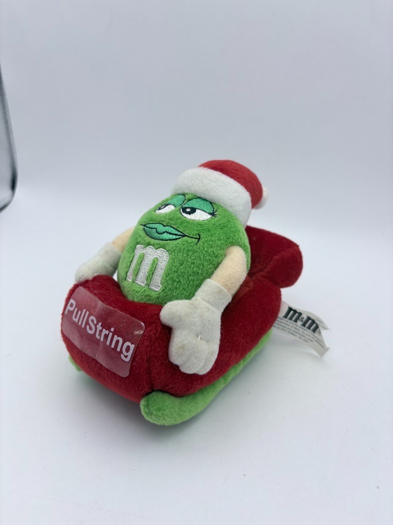 Green Plush M&M Christmas Sled Sleigh Pull String Vibrating 2001 Toy Zang Zoomer