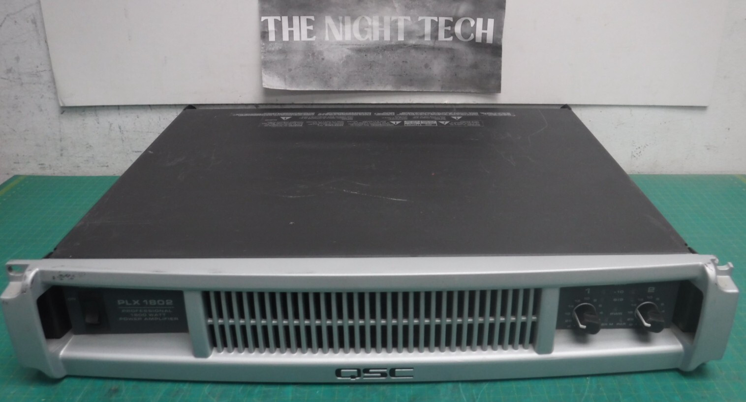 QSC PLX1802 PROFESSIONAL 1800 WATT POWER AMPLIFIER