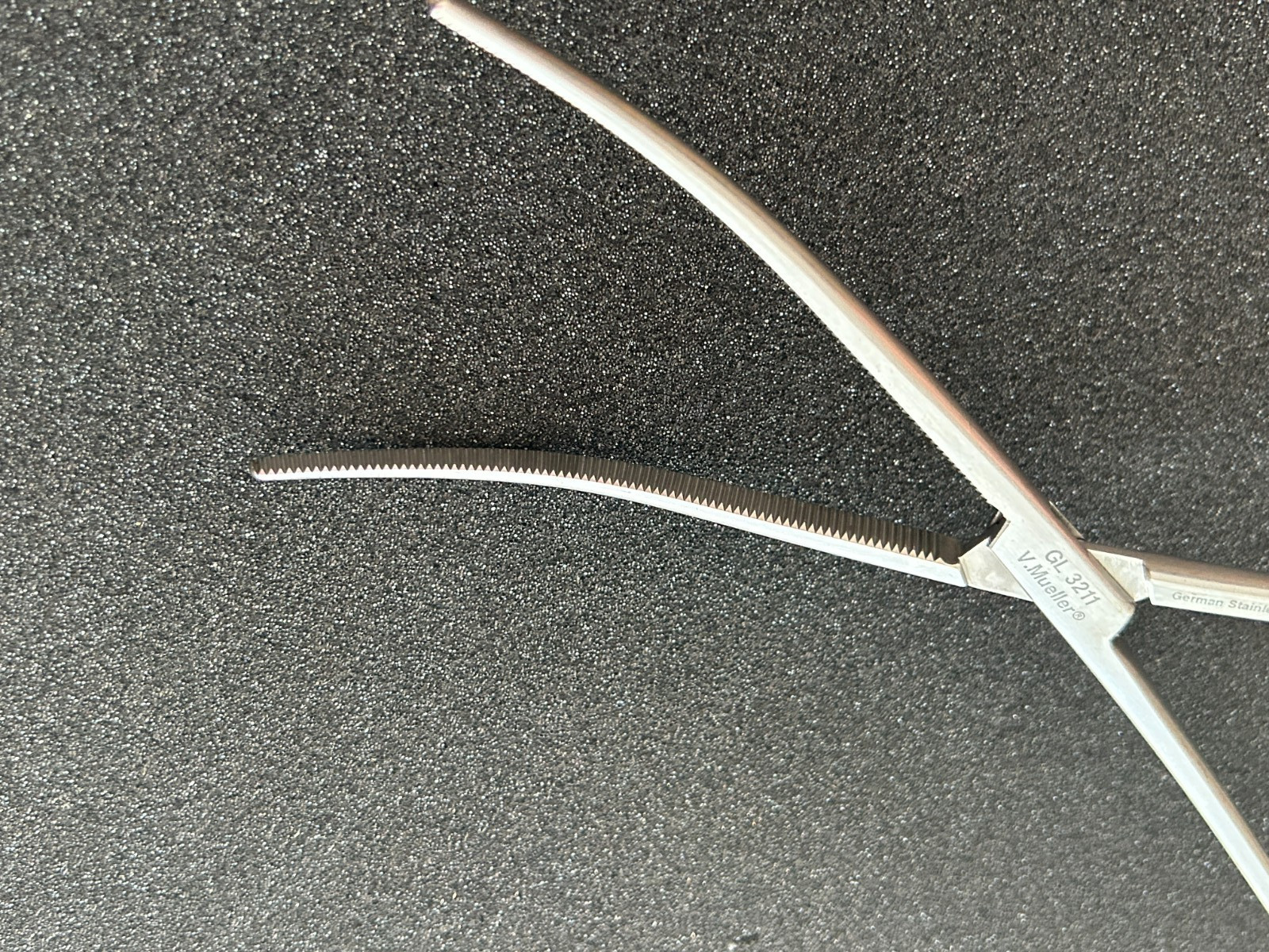 V. Mueller GL3211 Rochester-Pean Forcep 10"