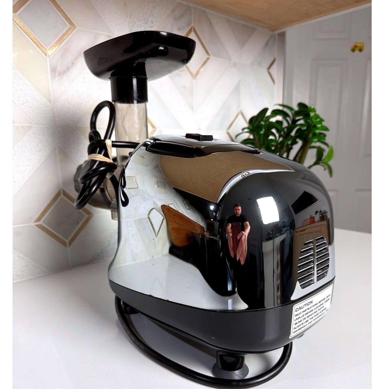 Omega Masticating Juicer Chrome Black Fruit Vegetable Cold Press 8000 Series