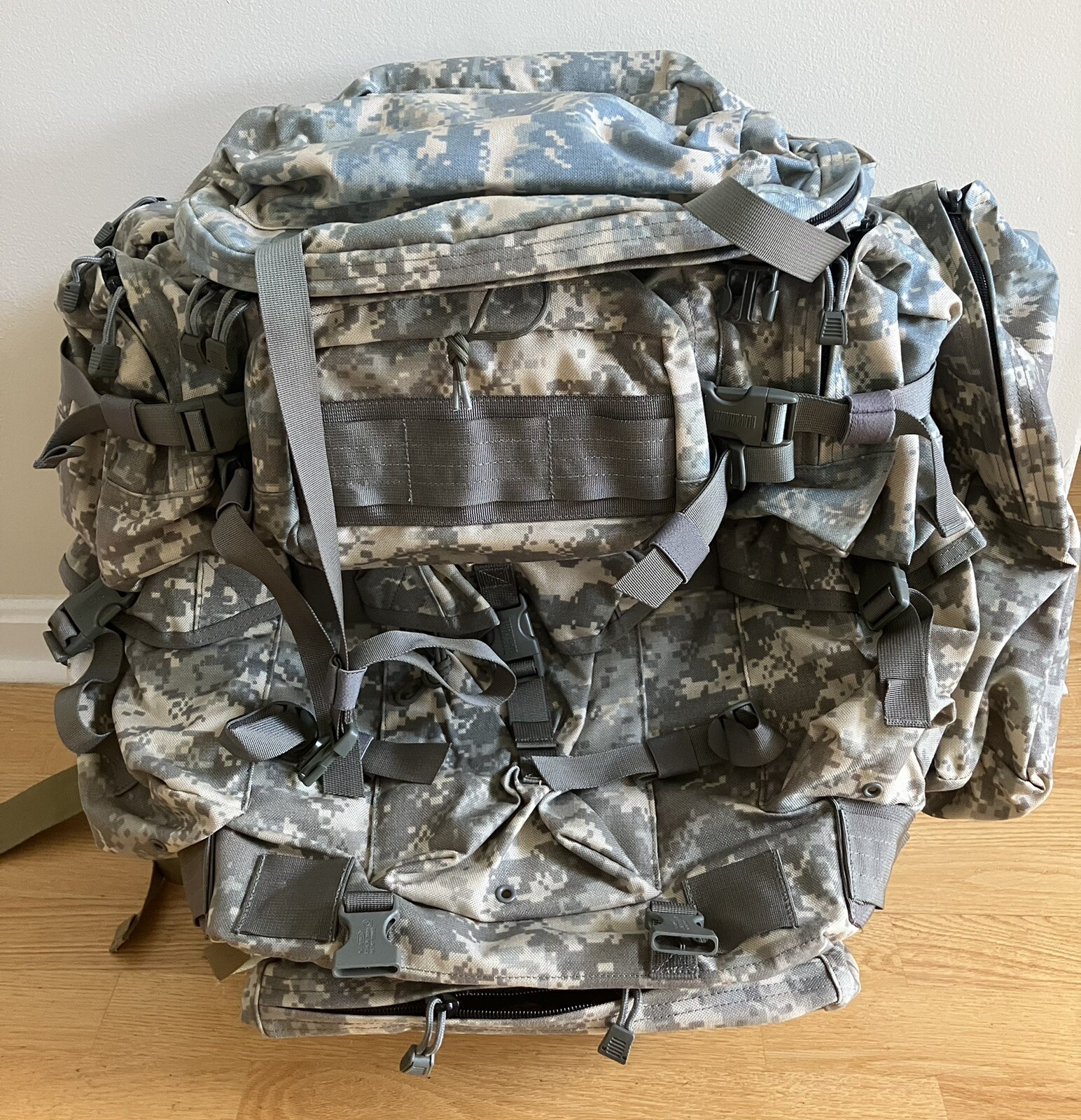 Blackhawk S.O.F. Large Ruck Sack ACU Digital Pack With Frame Excellent Condition