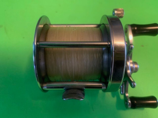 VINTAGE PFLUEGER ROCKET NO. 1955 LEVELWIND FISHING REEL