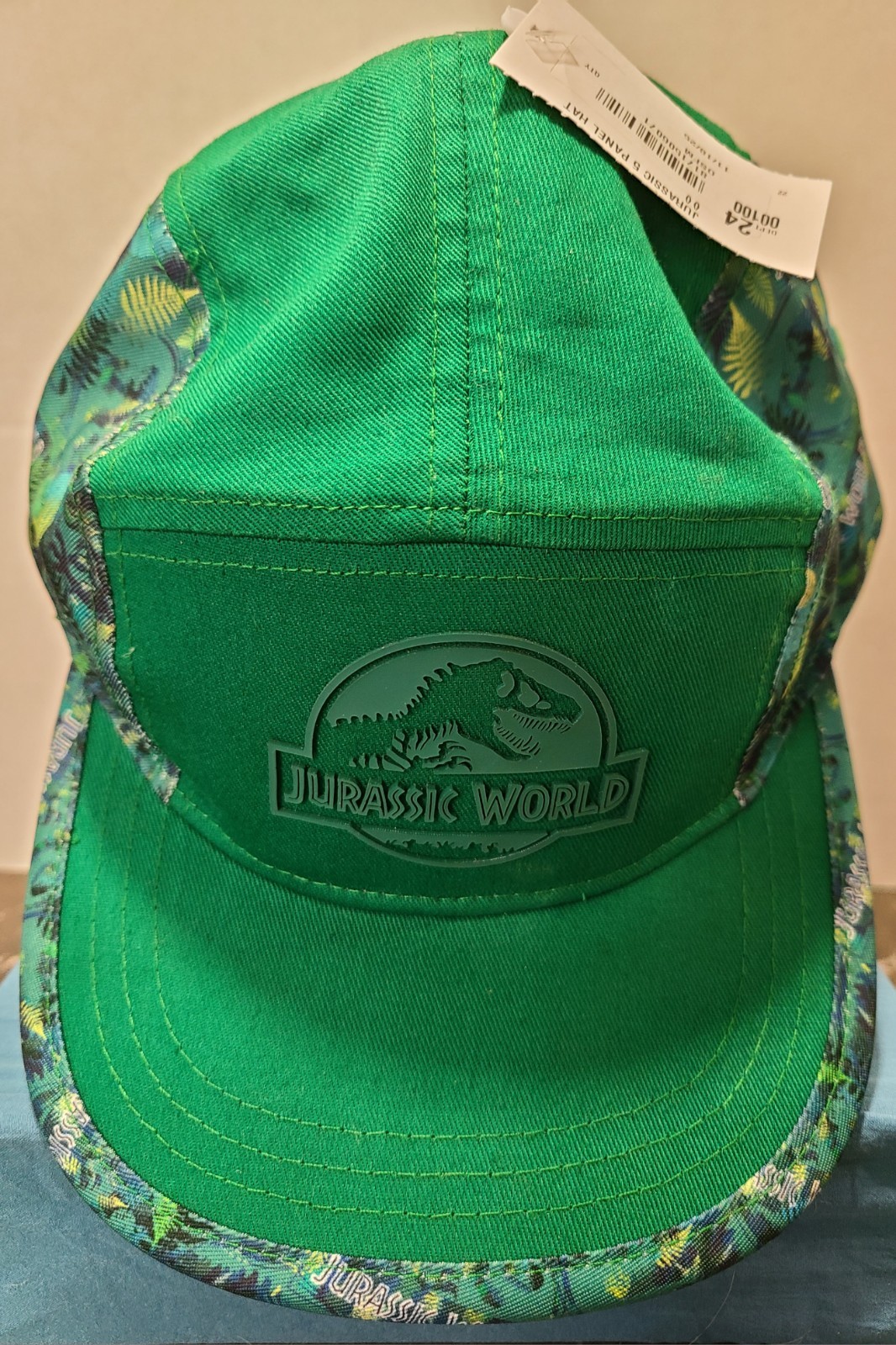 JURASSIC WORLD GREEN W/CAMO HATE MISSING ORIGINAL TAG
