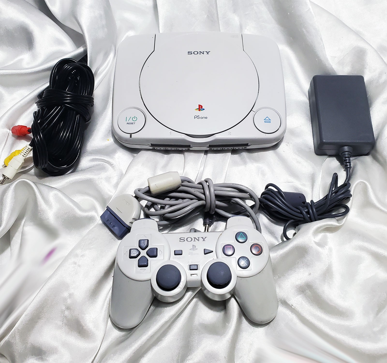 SONY PLAYSTATION ONE SCPH-101 VIDEO GAME CONSOLE SYSTEM