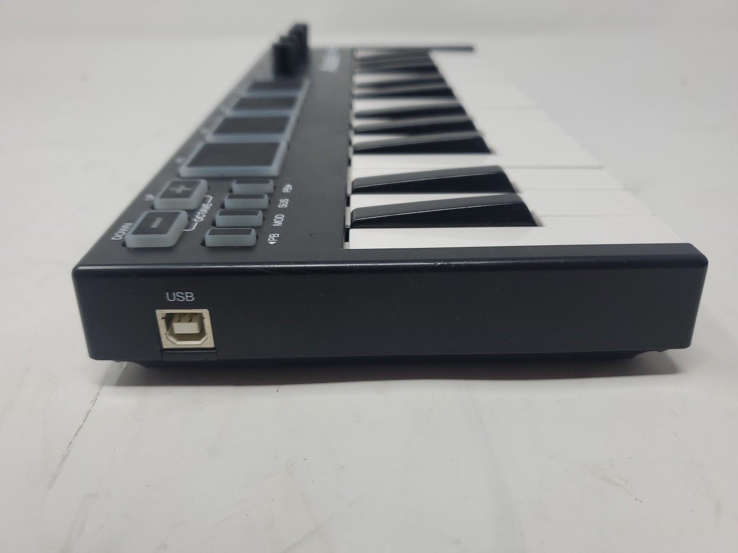 Alesis V Mini Portable 25-Key MIDI Controller Keyboard New In Box