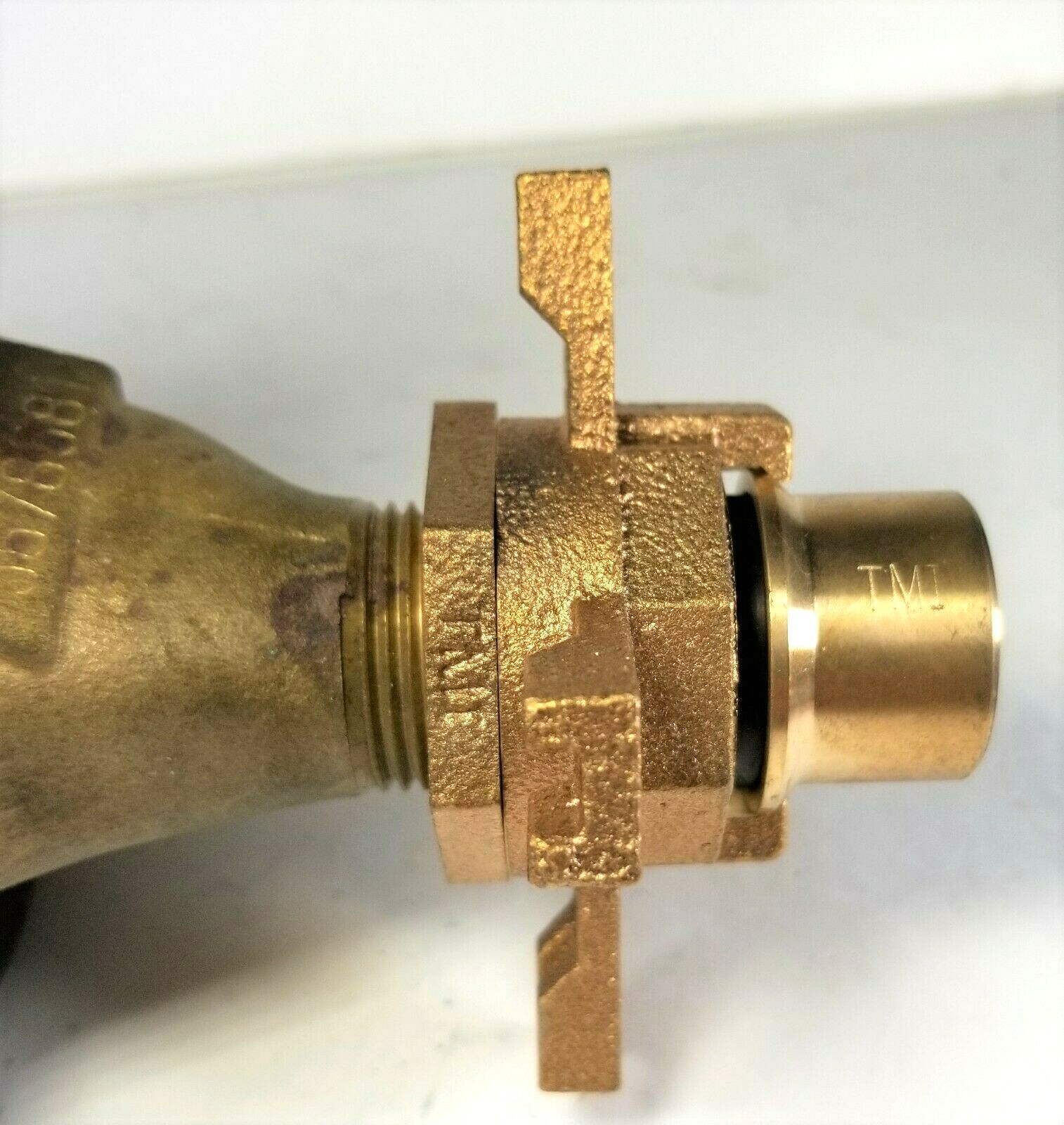 Water Meter Yoke Expansion Connection Wheel for 5/8" x 1/2" Meter, NL Brass