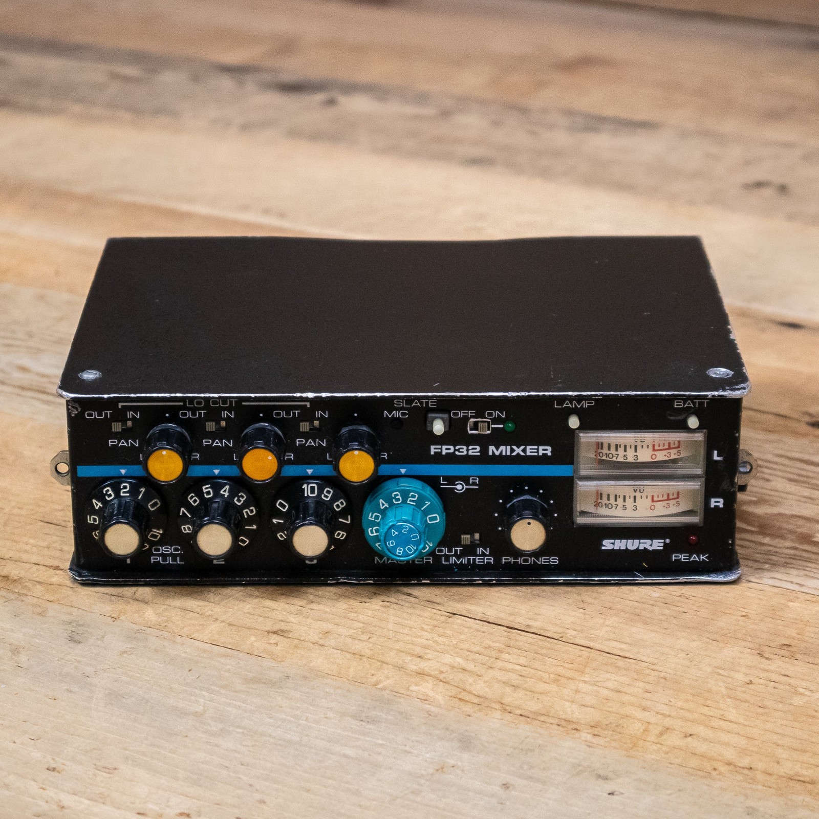 Shure FP32 (FP-32) 3-input 2-Output Portable Stereo Mixer U284671