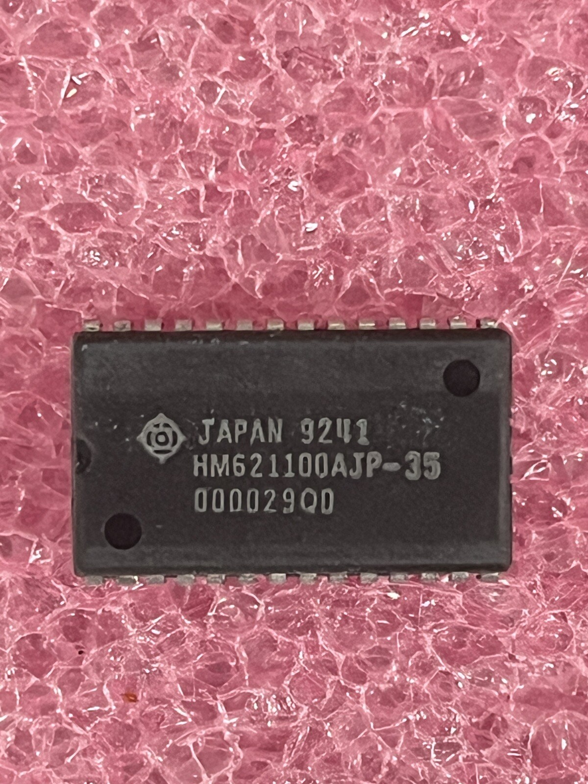 HM621100AJP-35 IC 1MX1 STATIC RAM 35NS 28 PIN SOJ HITACHI (LOT OF 1)