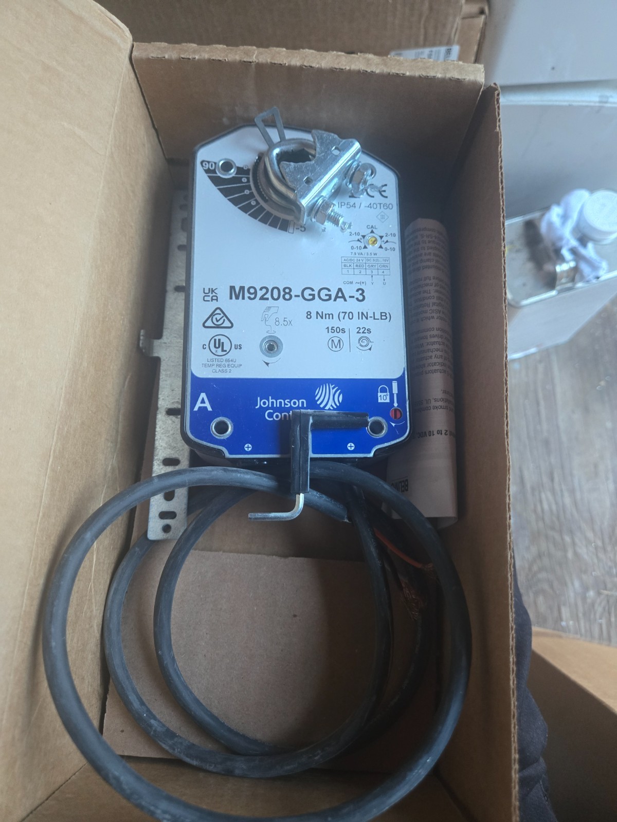 Johnson Controls M9208-GGA-3 Electric Spring Return On/Off Floating Actuator