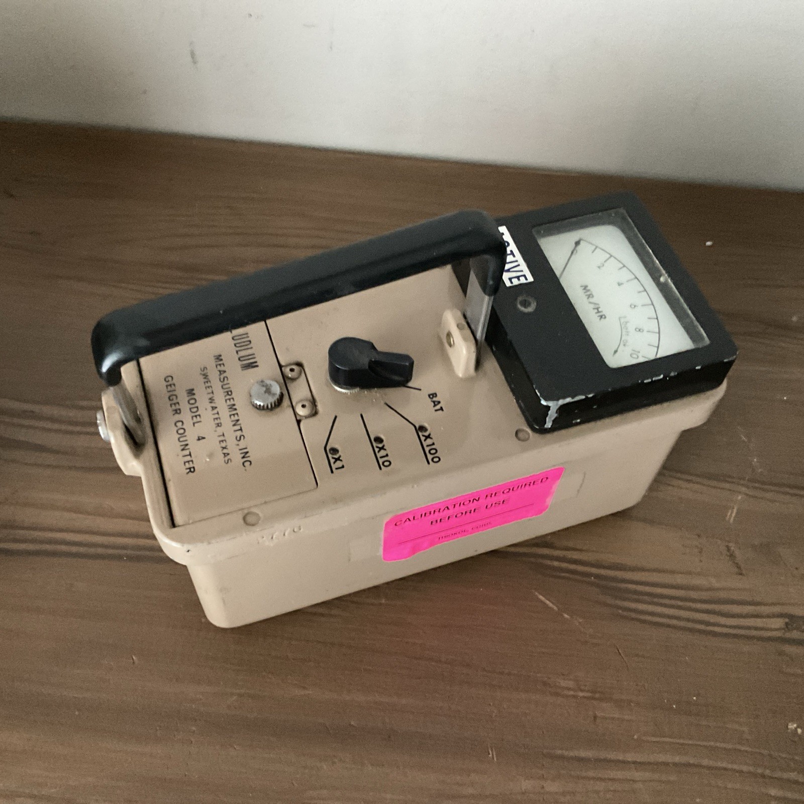 Ludlum Model 4 Geiger Counter Survey Meter- Works But Untested AS/IS-No Probe