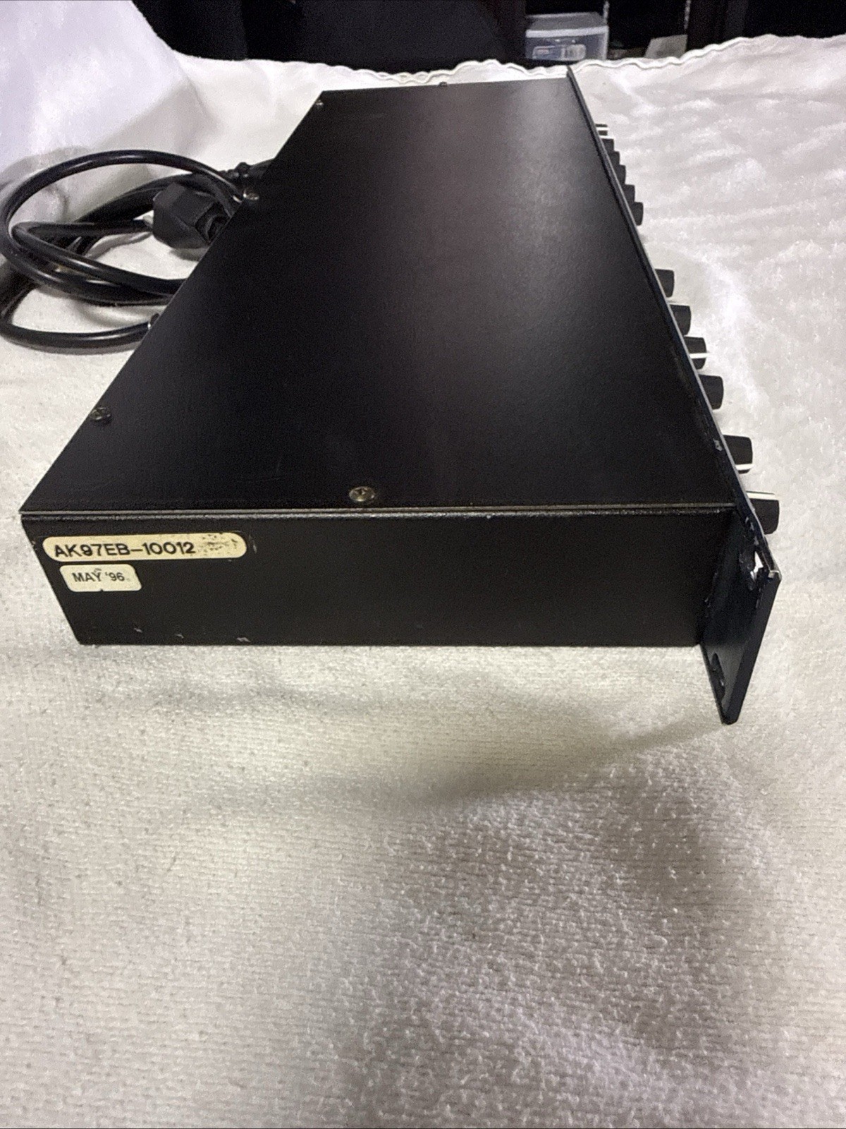 DBX 166 Over Easy Compressor with Gate and Peakstop Gain Reduction Rack Mount