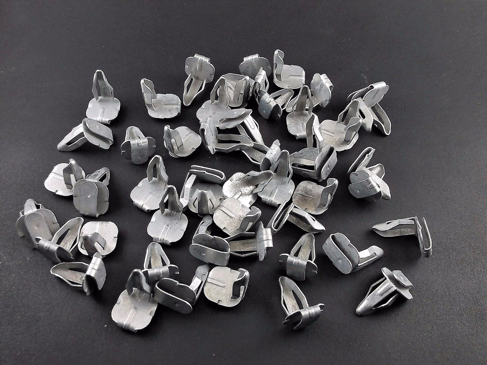 PLYMOUTH Door Panel Clips- Fits 5/16" Hole- 3/4" Long- 50 clips- #120