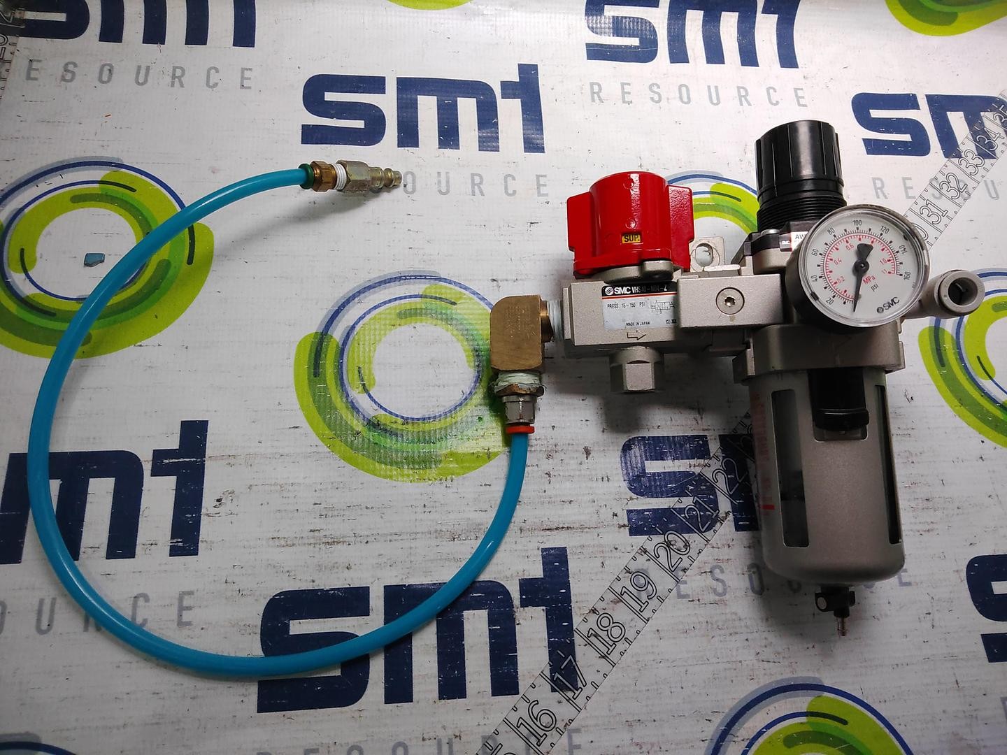 SMC AW40-NO4-WZ REGULATOR WITH VHS40-NO4-Z LOCK OUT VALVE