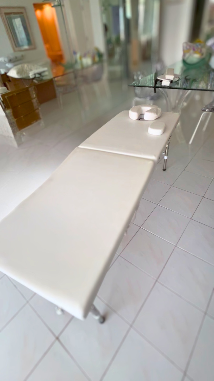 Portable Massage Table – 24" Wide Aluminum Folding Spa Bed – White (Open Box)