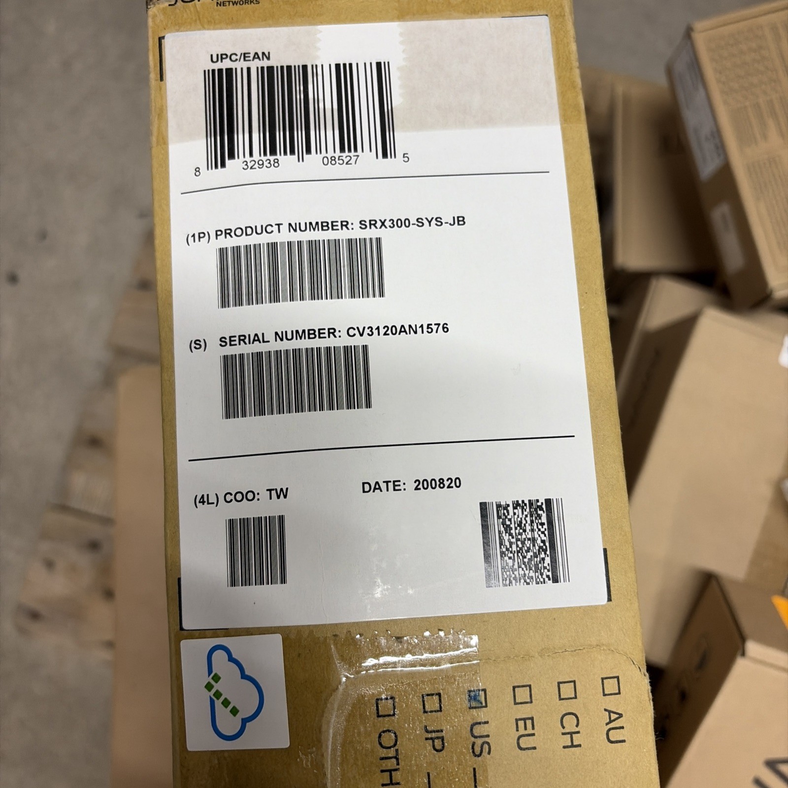 New Juniper SRX300-SYS-JB SRX300 Services Gateway includes hardware, 8GE, 4G RAM