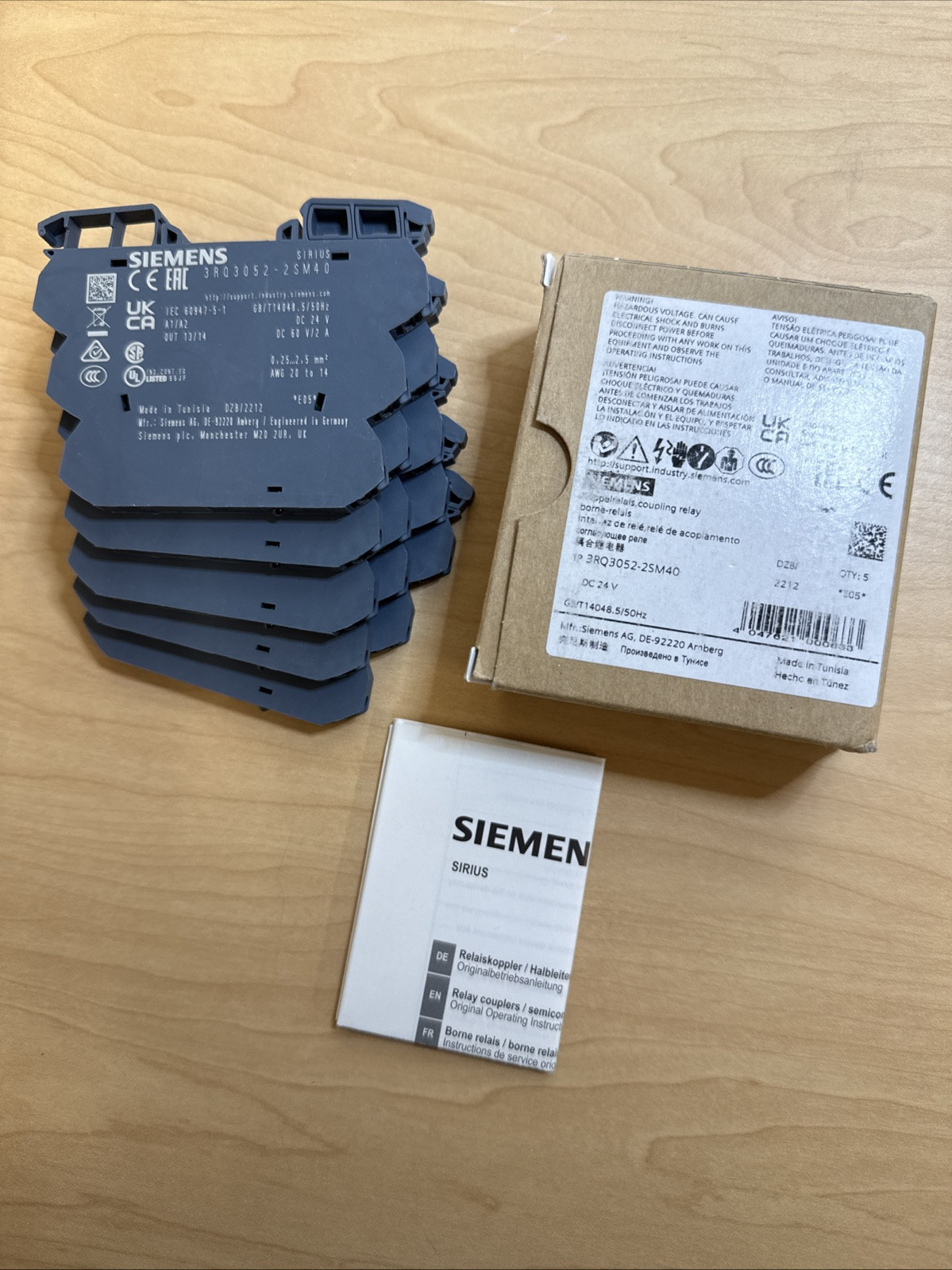 NEW! Siemens 3RQ3052-2SM40 Semiconductor Coupling Relay - Pack of 5