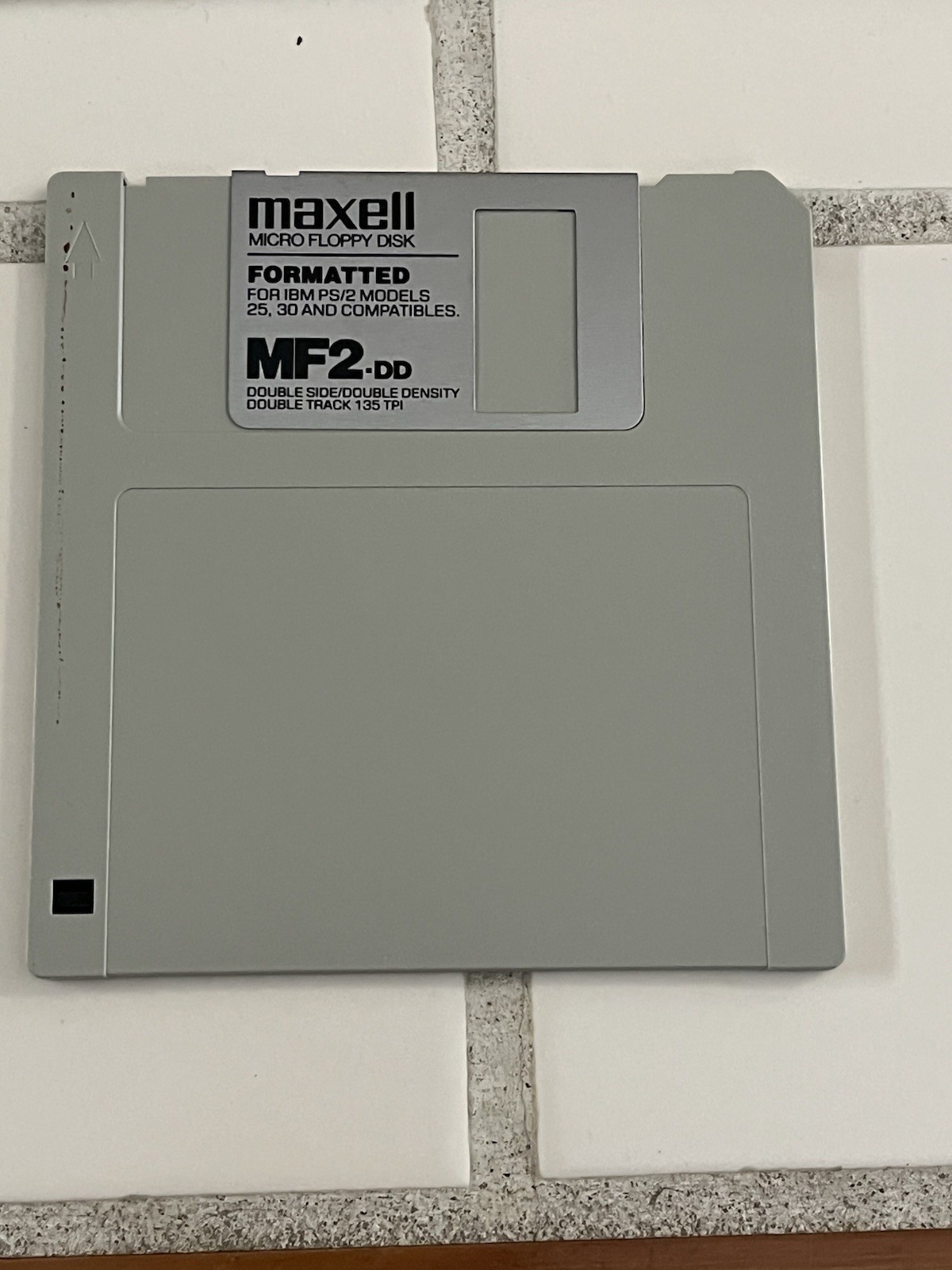 Vintage Maxell MF2-DD Floppy Disc