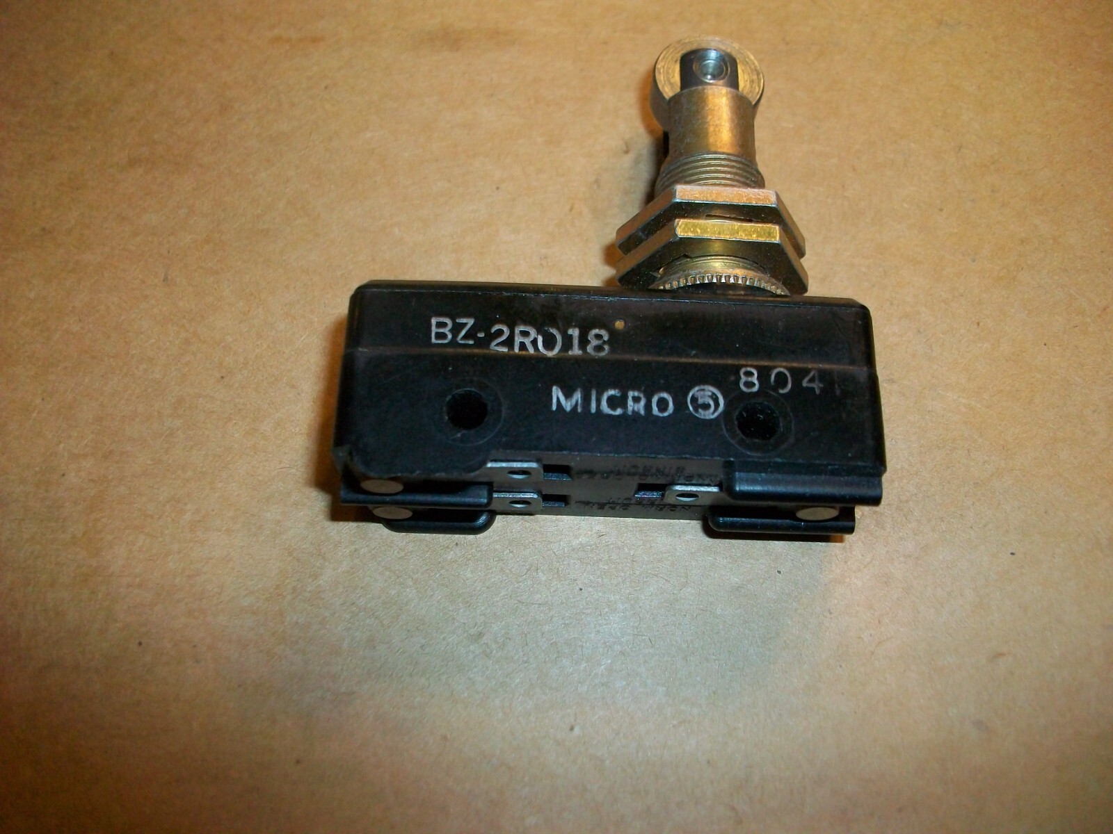 MICRO SWITCH SNAP SWITCH BZ-2RQ18-A2 480VAC 15A NEW