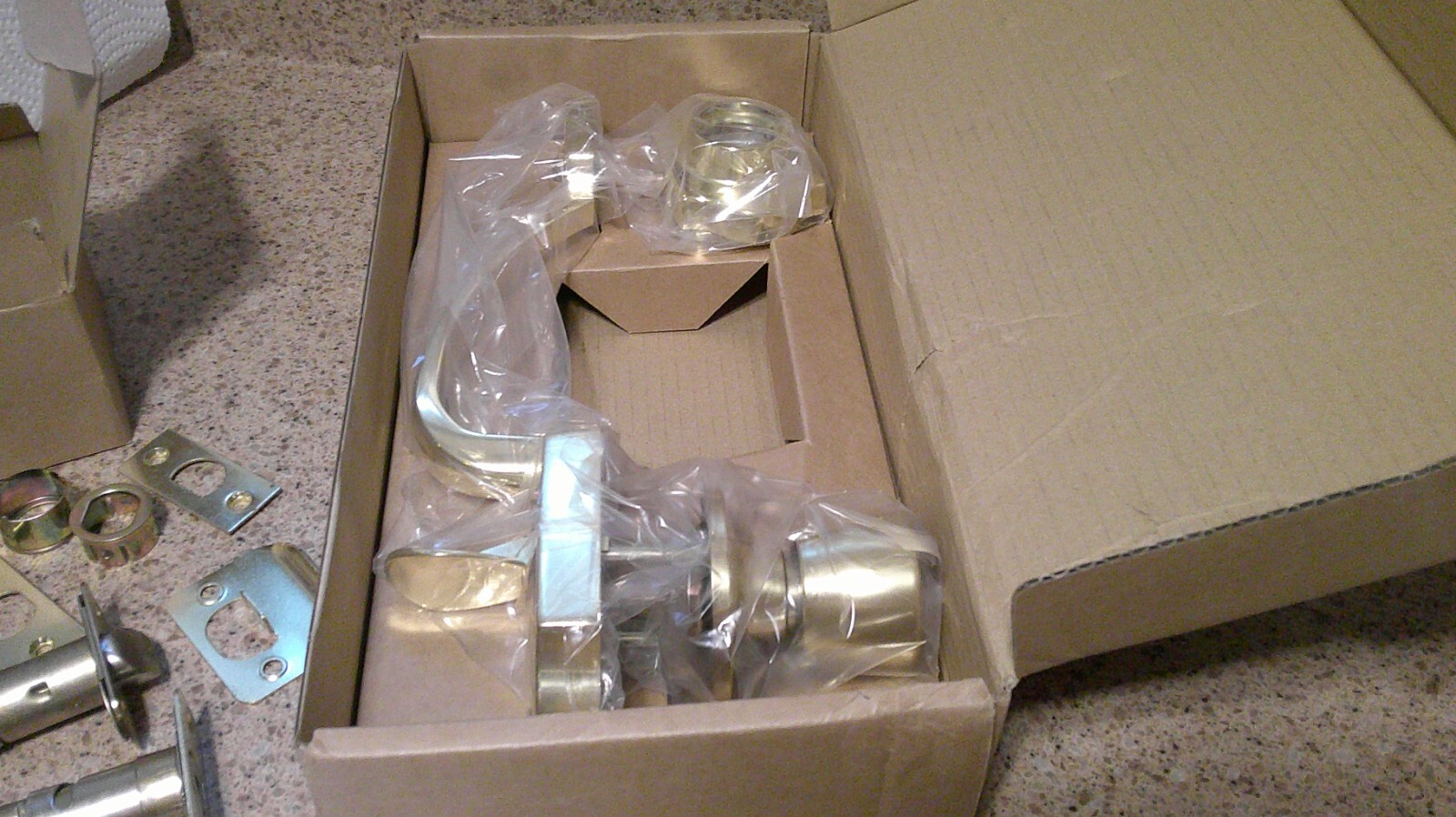 Amazon Basics Handleset with Tulip Knob - Single Cylinder - Polished Brass Open