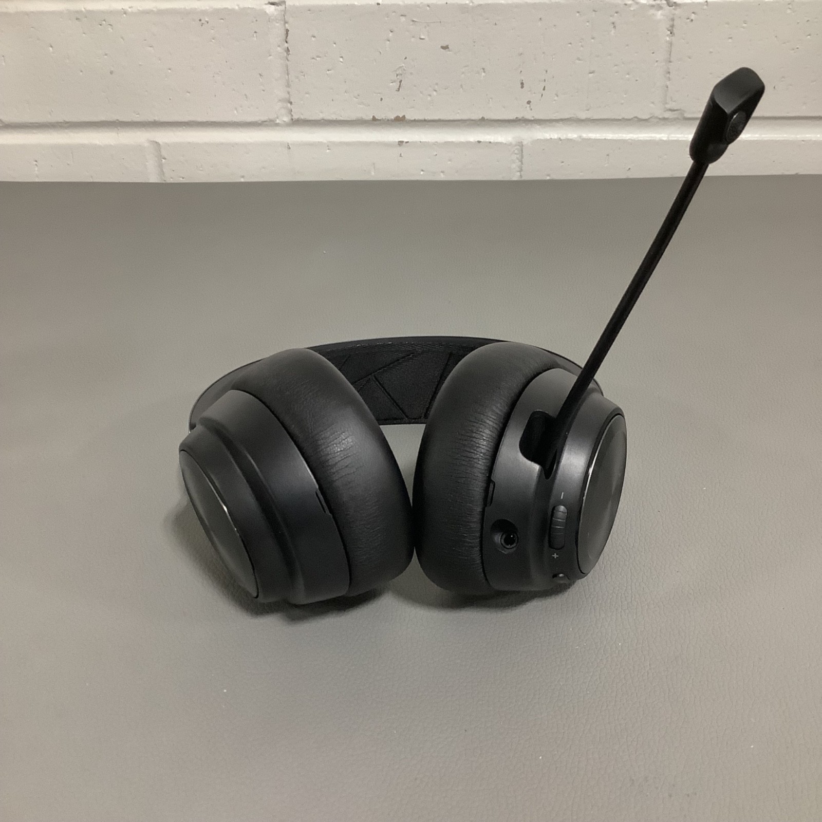 SteelSeries Arctis Nova Pro Wired Xbox Multi-System Gaming Headset