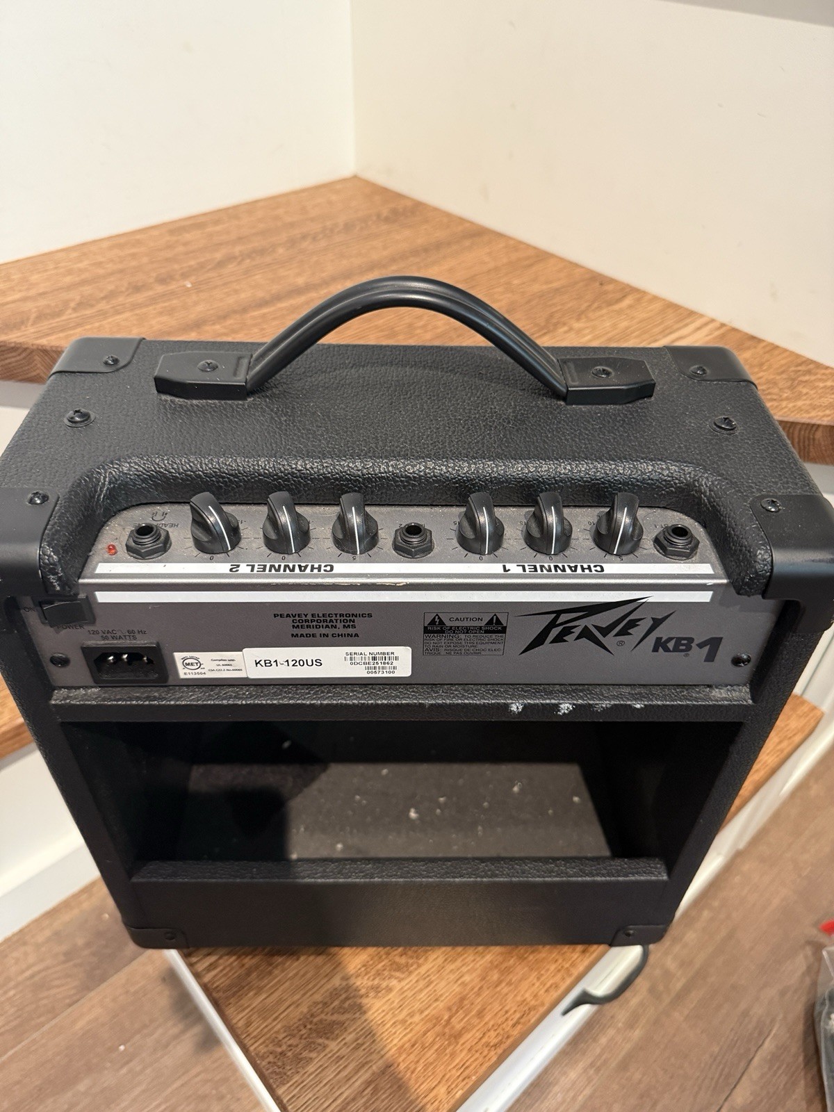 PEAVEY KB1 KEYBOARD AMPLIFIER 2 CHANNELS 50 WATTS WITH Extras