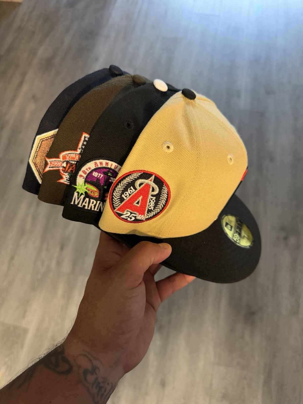 NEW ERA HAT LOT SIZE 7 1/8 BRAND NEW