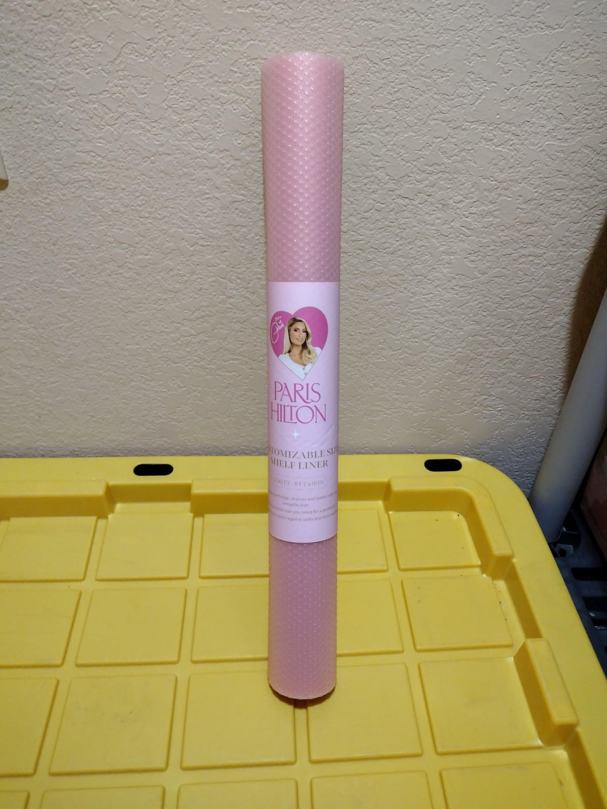 PARIS HILTON CUSTOMIZABLE  SIZE SHELF LINER 8 FT X 18 IN  12 SQ FT REUSABLE PINK