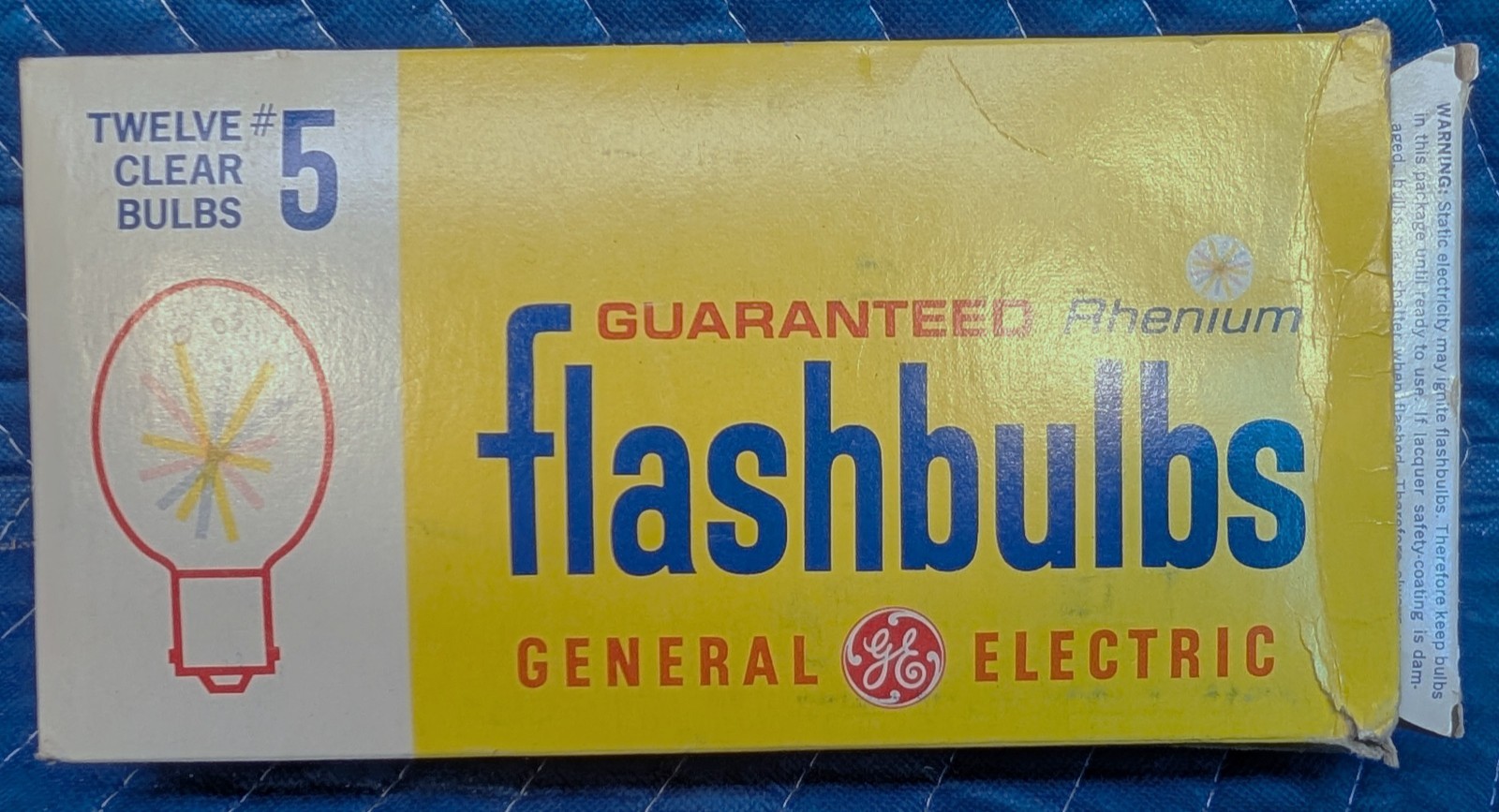 Vintage GE General Electric Flashbulbs #5 ~ Open box, 8 bulbs inside