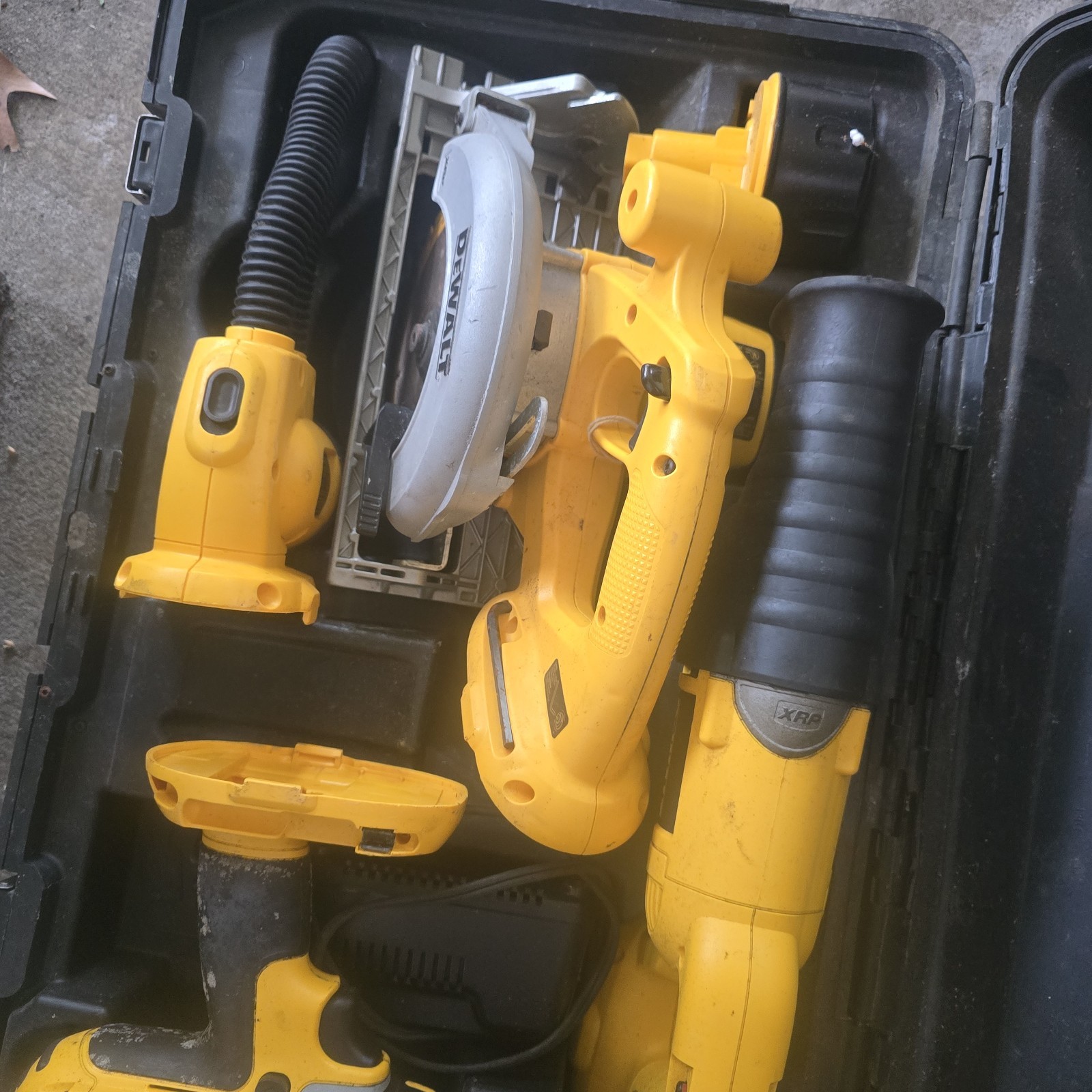 DEWALT XRP 18V Cordless 4-Tool Set Drill/Driver Saw Recip Flashlight Case