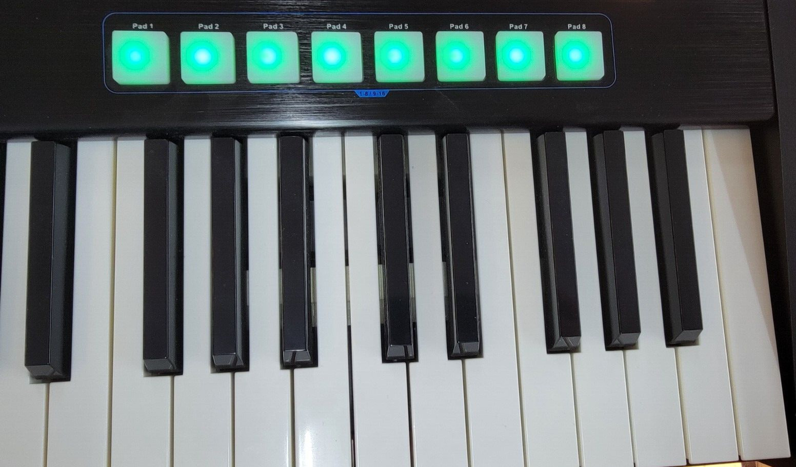 Monoprice SRK37 37-Key USB MIDI Keyboard Controller Stage Right Series