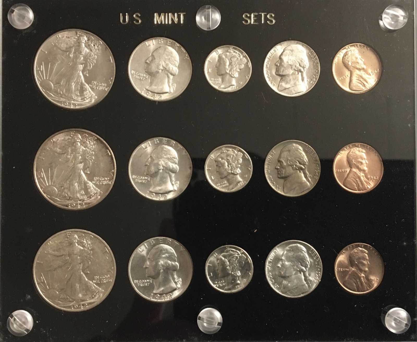 1942 P,D&S U.S. COINS UNCIRCULATED SILVER MINT SET!