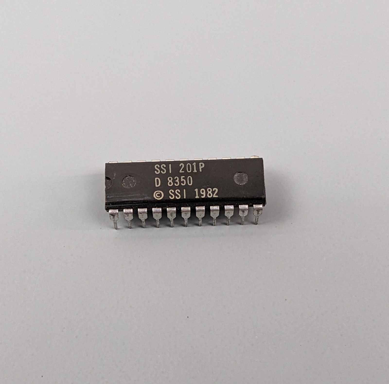 (2) SSI SSI201P Integrated DTMF Receiver ICs 12V, BIN or 2of8 Out