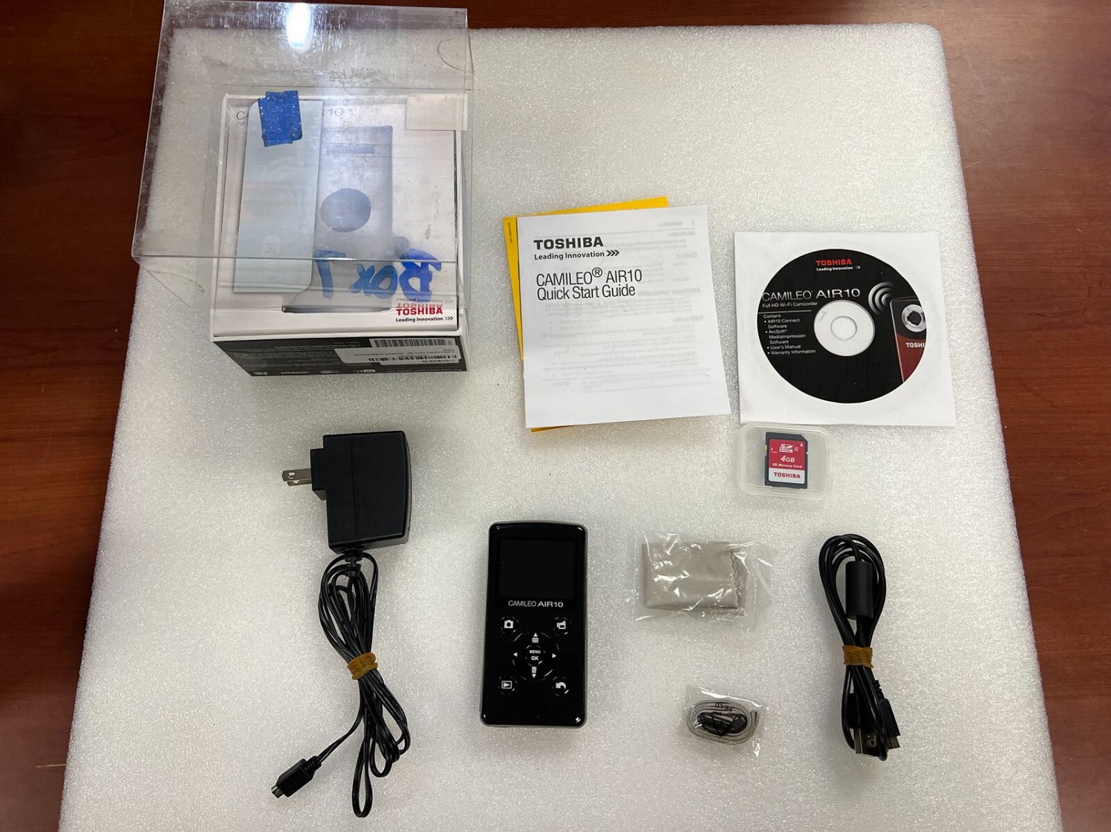 Toshiba Air10 Camcorder Camileo Camera 4GB Wi-Fi YouTube Ustream Red