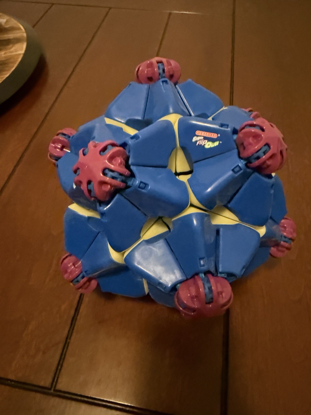 Chuck Hoberman  Super FLIP OUT Collapsible Skeletal Sphere