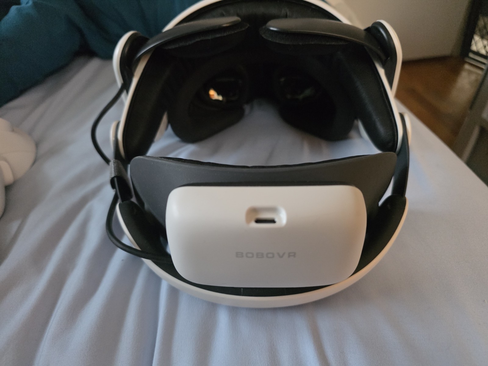 Meta Quest 3 128GB VR Headset w/BOBO VR S3 Pro Head Strap