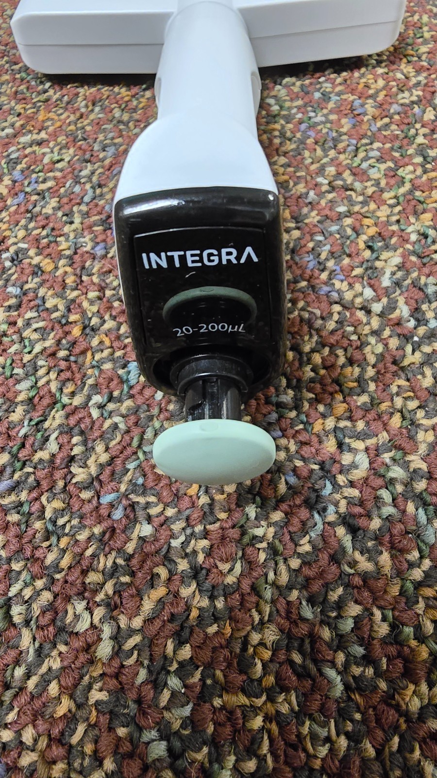 Integra Evolve Pipette, Multi-Channel, 200ul. Used, cloudy plastic