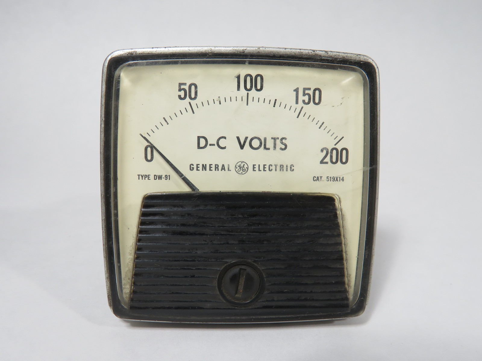 General Electric DC Voltmeter 0-200VDC 2-1/2" Diameter Cat. 519X14 USED