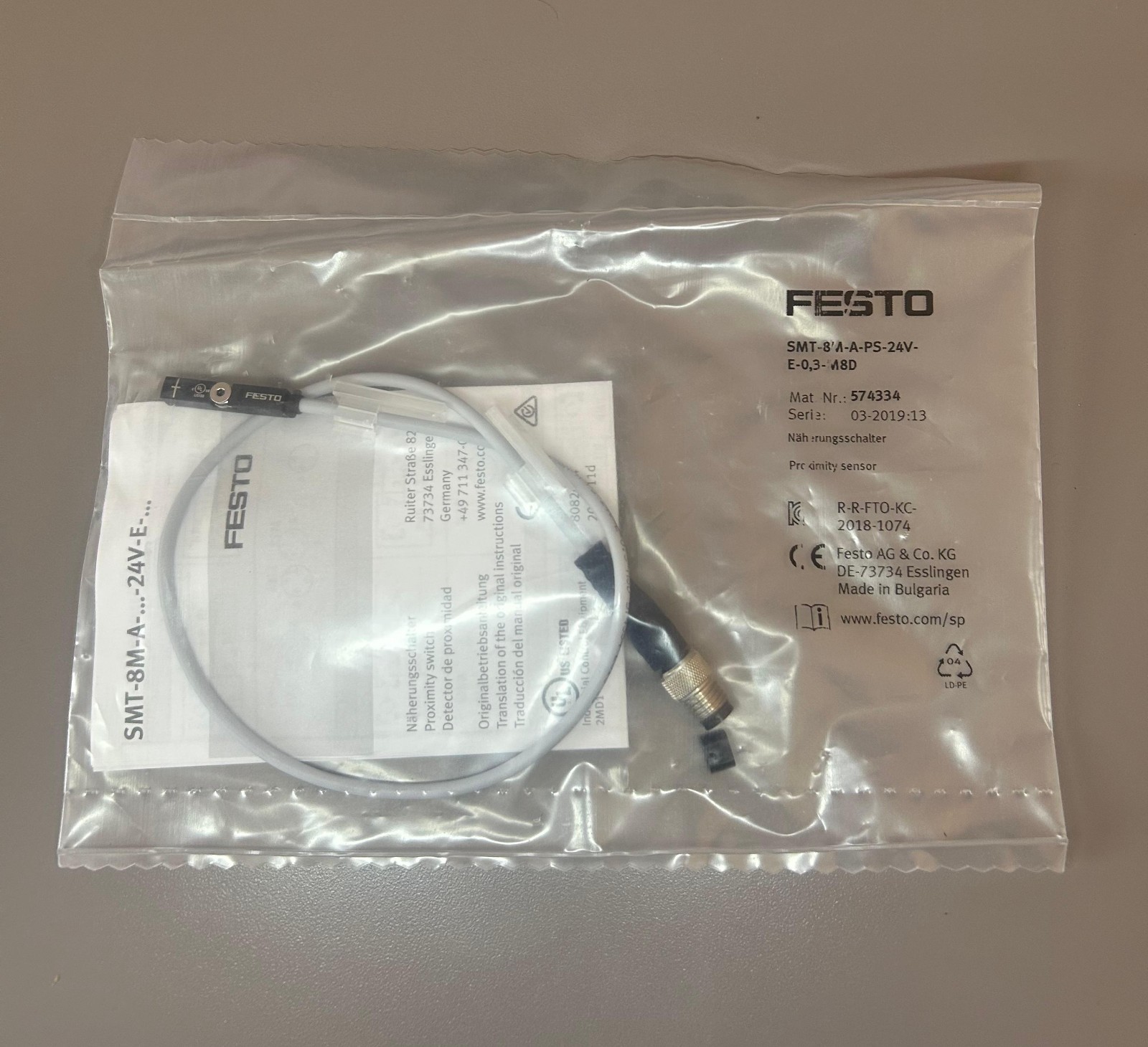 FESTO 574334 Proximity sensor SMT-8M-A-PS-24V-E-0,3-M8D  New Old Stock (NOS)