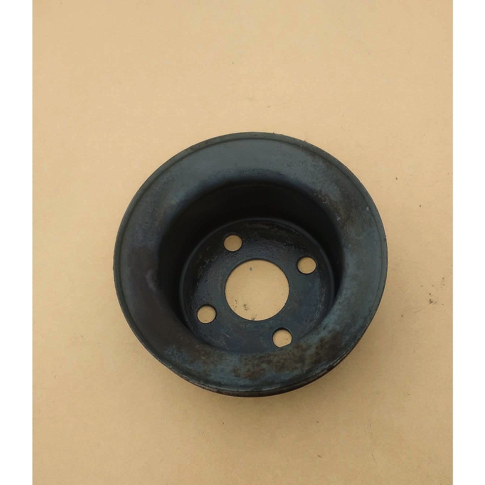 Kubota D722-E Fan pulley 25-34300-00 Used (970)